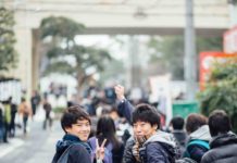 宮原知子さん高校卒業式で号泣 春から文学部生