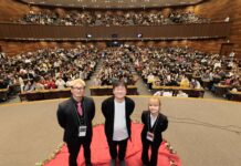 佐藤二朗さん「ここに来るんだったら『爆弾』を見なさい」「講演会じゃないよ。なんだこれは」関西大学統一学園祭で飄々とトークショー